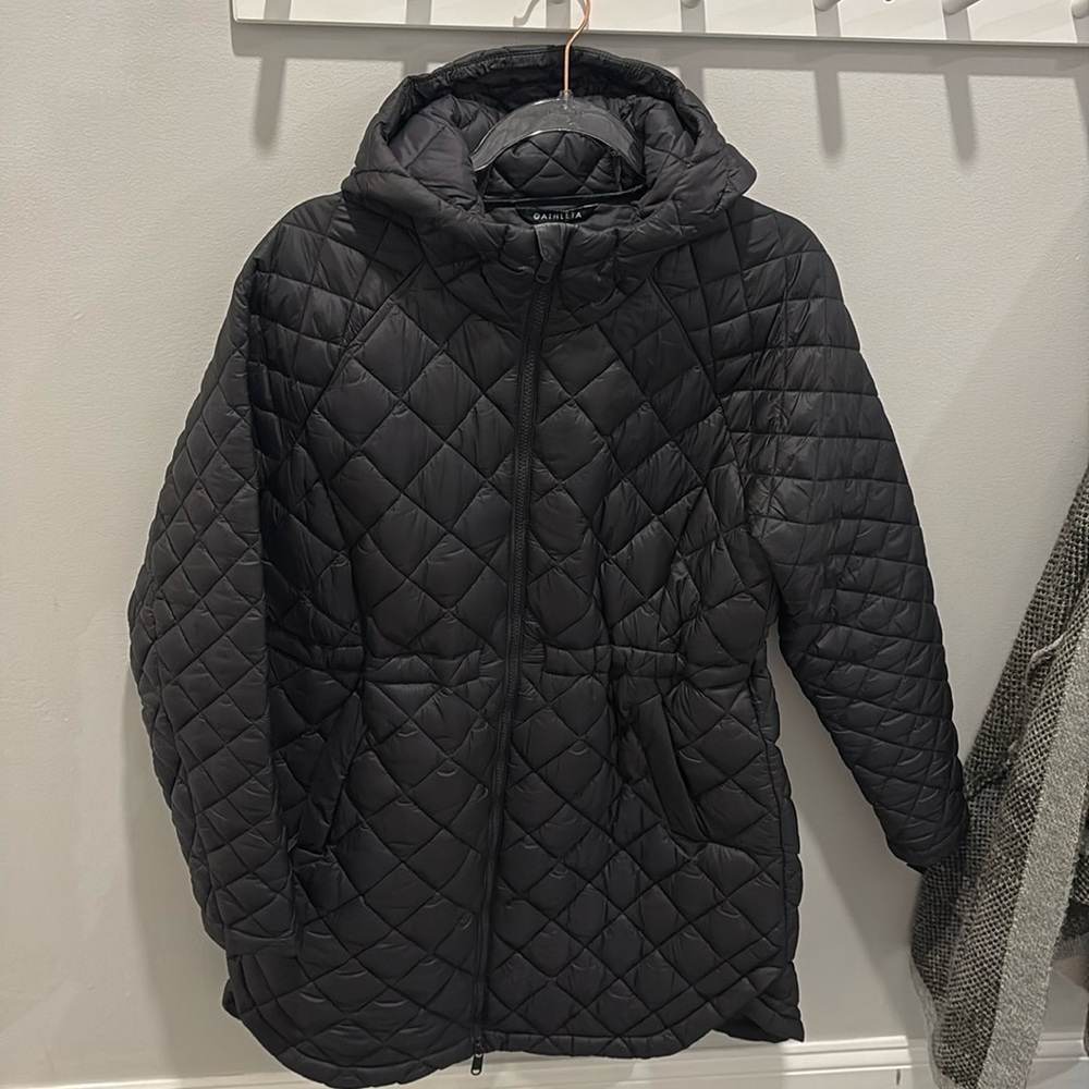Athleta WHISPER FEATHERLESS PUFFER PARKA